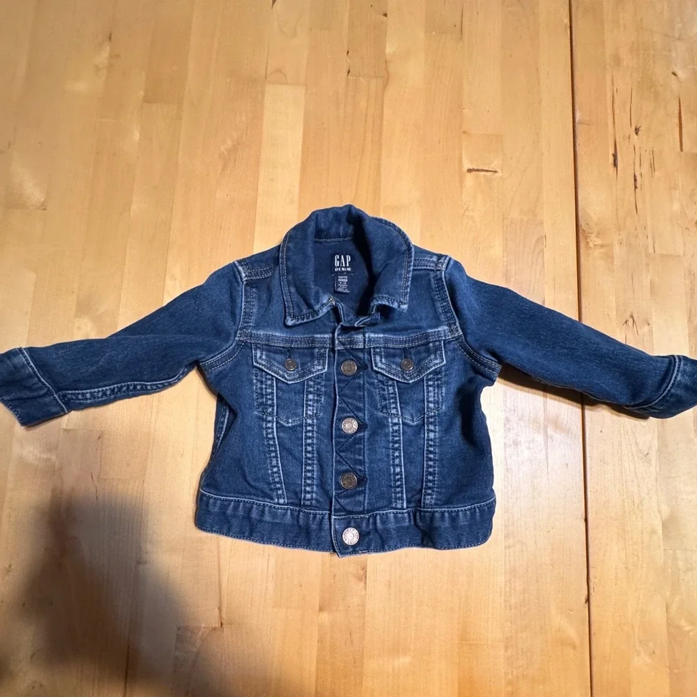 Gap Denim Baby Jean Jacket Medium Wash Blue 6-12 Months Infant Trucker Jacket